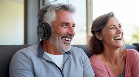 Kabellose Kopfhörer mit Ladestation für Fernseher und mehr - auch ohne Basis als Bluetooth-Kopfhörer verwendbar